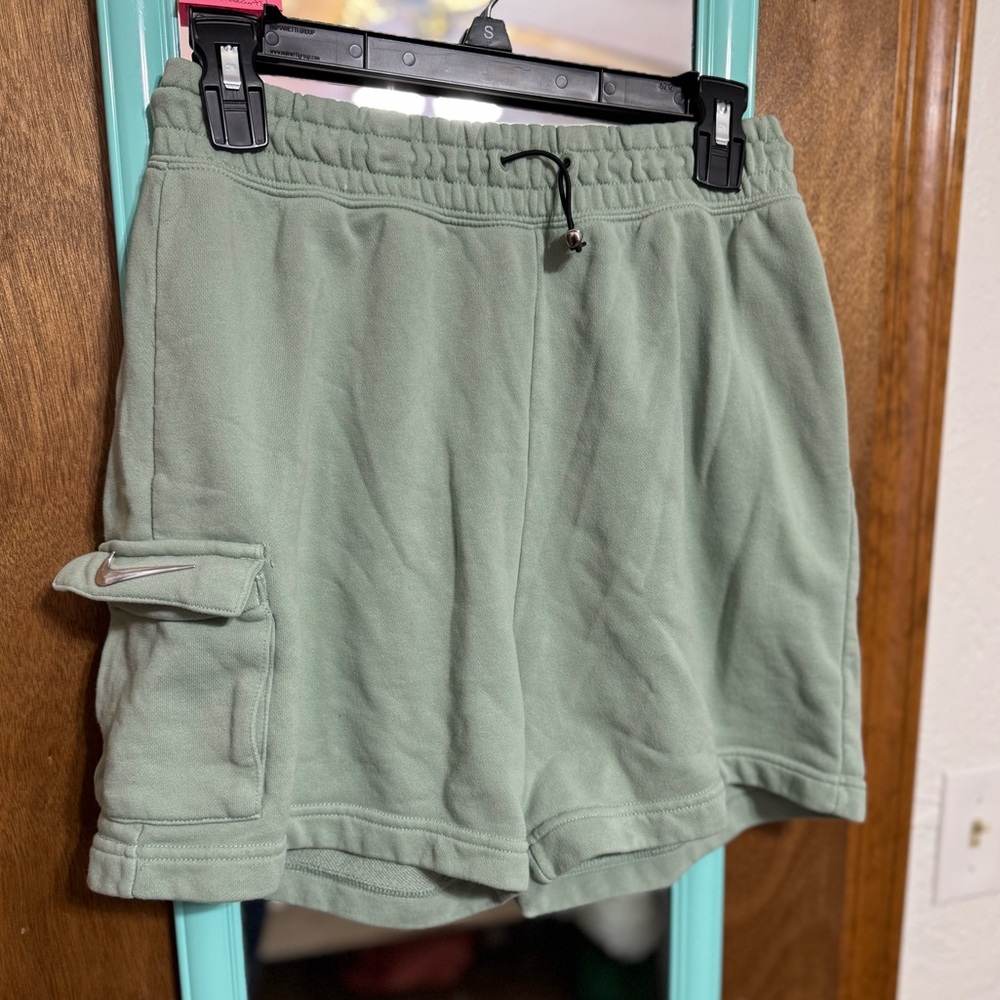 ✨NIKE SHORTS SIZE MEDIUM✨